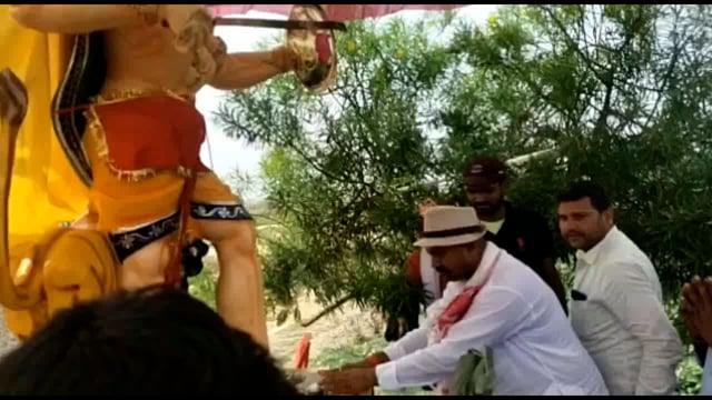 नैली गांव में बाबा चौहरमल का मूर्ति का किया गया प्राण प्रतिष्ठा