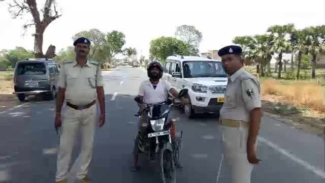 कुर्मा बाजार के समीप एसपी के निर्देश पर बांका पुलिस ने चलाया सघन वाहन चेकिंग अभियान, चालकों में मचा हड़कंप