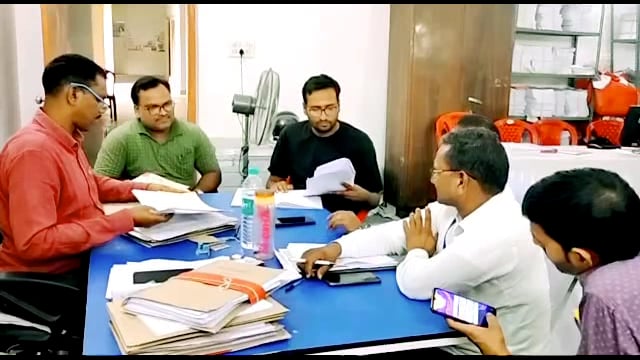 डुमरी प्रखंड में पंचायत चुनाव को ले 37 में से 18 पंचायतों के मुखिया पद प्रत्याशियों के नॉमिनेशन की हुई स्क्रूटिनी पूरी