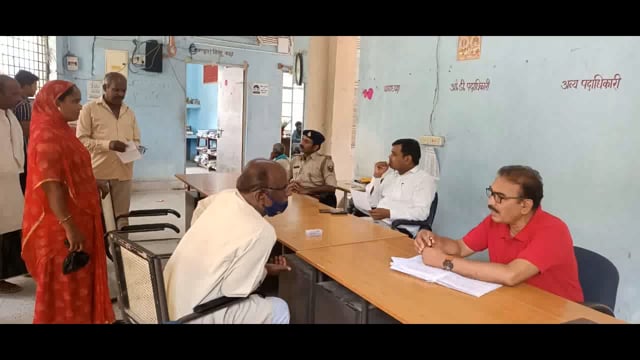 रहुई थाना परिसर में अंचलाधिकारी रंजीत कुमार के नेतृत्व में जनता दरबार का आयोजन किया गया ।