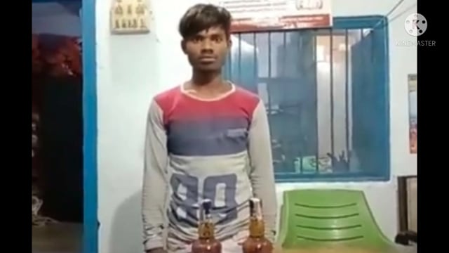 फुल्लीडुमर मुसहरी का युवक पंजवारा थाना बिहार चेकपोस्ट पर दो बोतल विदेशी शराब के साथ धराया 