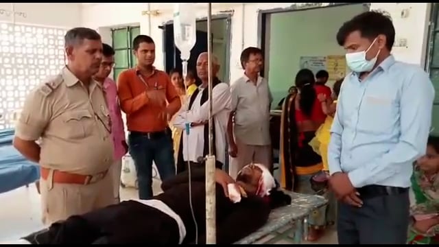 अमरपुर : बाईक के अनियंत्रित हो जाने से बाईक चालक गम्भीर रूप से जख्मी प्राथमिक उपचार के बाद किया गया भागलपुर रेफर l