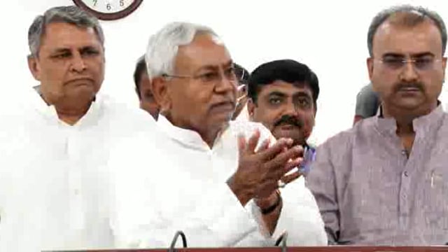 बीपीएससी परीक्षा के प्रश्न लिक पर मुख्यमंत्री ने पत्रकारों के सवालों का जवाब दिया