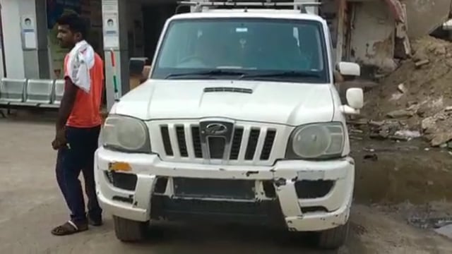 औरंगाबाद का उत्पाद विभाग उड़ा रहा है परिवहन नियमों की धज्जियां,बिना नंबर के वाहनों का कर रहा है उपयोग