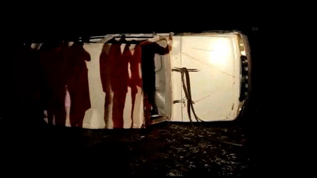 तेज रफ्तार बोलेरो अनियंत्रित होकर पलटी,  कोई हताहत नहीं