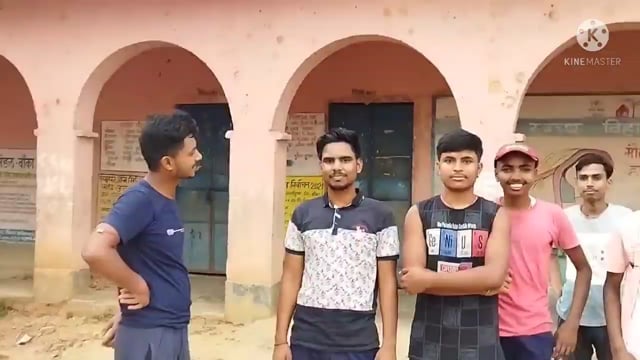 प्राथमिक विद्यालय ईटवा के विद्यालय भवन कि दशकों से रंग रोगन नहीं, विद्यालय प्रधान के खिलाफ युवाओं का प्रदर्शन