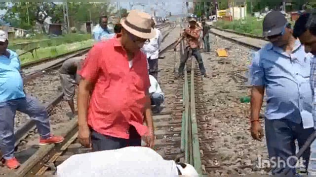 सुगौली रेलवे स्टेशन क्षेत्र में तेजी से किया जा रहा है तकनीकी बदलाव,बढ़ेंगी गाड़ियों की स्पीड।
