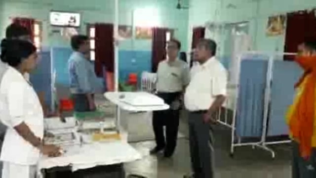 सदर अस्पताल स्थित ब्लड बैंक का सिविल सर्जन ने किया निरीक्षण,अन्य वार्ड का भी लिया जायजा