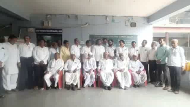 किसान शिक्षण प्रसारक मंडळाच्या नूतन अध्यक्ष व कोषाध्यक्ष पदाची एकमताने निवड 