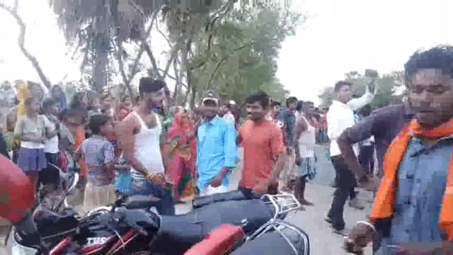 पंजवारा धोरैया मुख्य मार्ग पर रामपुर गांव में तेज स्कॉर्पियो चपेट में आने से 2 बच्ची घायल।