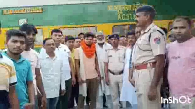 सुगौली का छात्र नासा से पहले दौर का प्रशिक्षण लेकर लौटा,स्टेशन पर उतरते हुआ भव्य स्वागत।