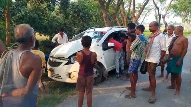 हसनगंज के कजली गांव के पास शेवरले बीट कार ने ग्लैमर मोटरसाइकिल को मारी टक्कर, बाल बाल बचे ड्राइवर

