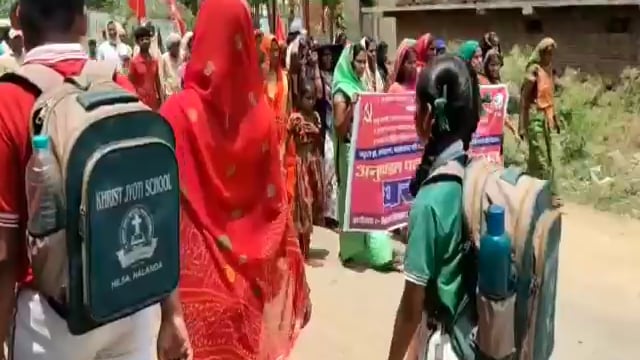 हिलसा में बढ़ती आपराधिक घटना के खिलाफ अनुमण्डल कार्यालय के समक्ष दिया धरना