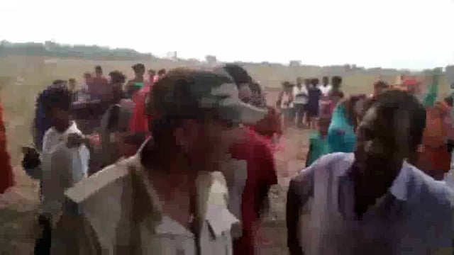 नरौलीचक बहियार से धनकुंड पुलिस ने नवादा के गोसाईंचक गांव की युवती का आम के पेड़ से लटका शव किया बरामद