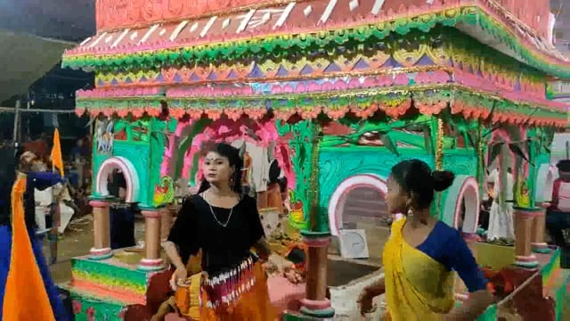 सिमरी बख्तियारपुर प्रखंड गेट पर 48 घंटे का रामधुनि यज्ञ में नेपाल की महिला मंडली के बेहतरीन नृत्य