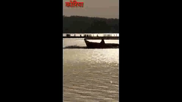 नियम विरुद्ध तरीके से युवा कर रहे हैं वोटिंग