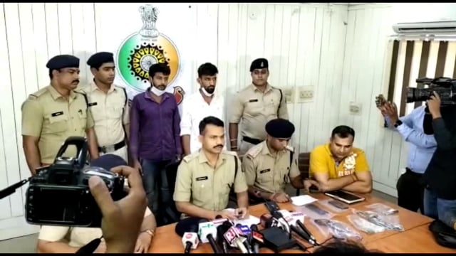 कट्टा से फायर कर लूट करने सहित चोरी की घटना को अंजाम देने वाले दो आरोपी गिरफ्तार