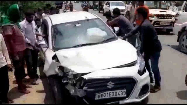 जहानाबाद के एरकी गाँव के समीप दो कार में हुई टक्कर,बाल बाल बचे कार सवार,पुलिस मौके पर पहुंची।