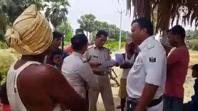 जमीनी विवाद को लेकर पीड़ित परिजनों नें स्थानीय थाने के कार्य क्षमता पर दर्ज किया आपत्ति