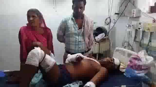 टेम्पू को ट्रक नें मारी टक्कर , मौके पर घायल हुए व्यक्ति को विम्स अस्पताल में कराया गया भर्ती