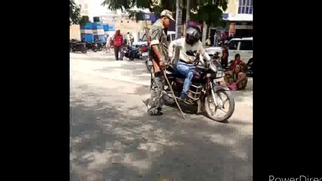 मखदुमपुर थाना के समीप पुलिस ने वाहन चेकिंग अभियान चलाकर बसूला ₹2500 जुर्माना