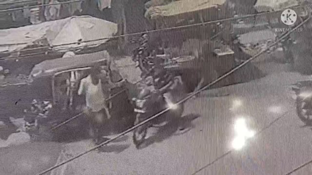 जहानाबाद के काको मोड़ के समीप बाइक की हुई चोरी,बाइक चोरी की वारदात सीसीटीवी में हुई कैद।