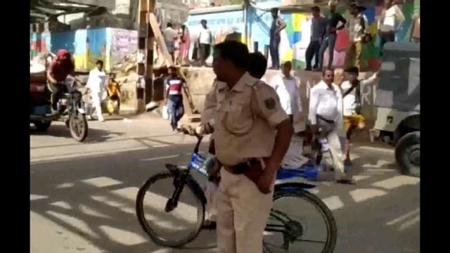 लखीसराय यातायात प्रभारी के द्वारा शहर के रेलवे पुल के नीचे चलाया गया वाहन जांच अभियान वसूली गई 14 हजार की राशि 