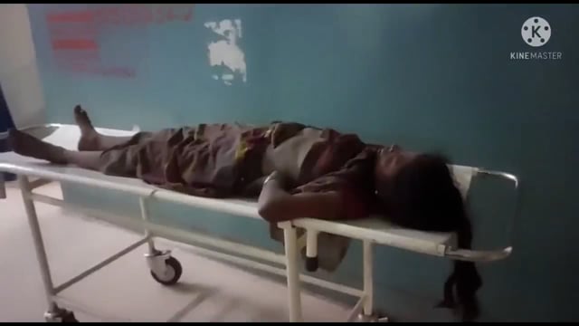 जहानाबाद के धनगांवा में करंट लगने से महिला की हुई मौत शव को पोस्टमार्टम के लिये लाया गया सदर अस्पताल।