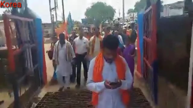 पूर्व विधायक श्याम बिहारी जयसवाल ने अवैध कार्य को बंद करने सौंपा चिरमिरी थानेदार को ज्ञापन