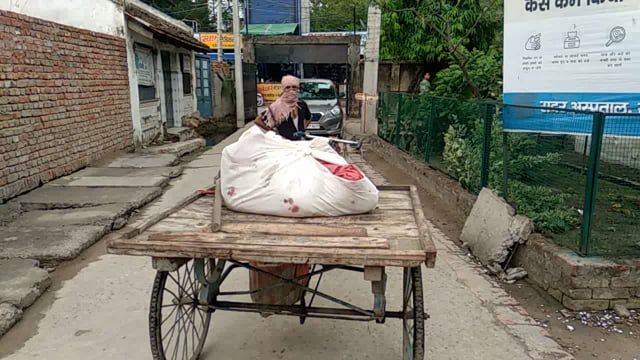 सीतामढ़ी जिले के रीगा प्रखण्ड स्थित रेलवे ट्रक के समीप एक अज्ञात युवक का शव बरामद जांच में जुटी पुलिस !