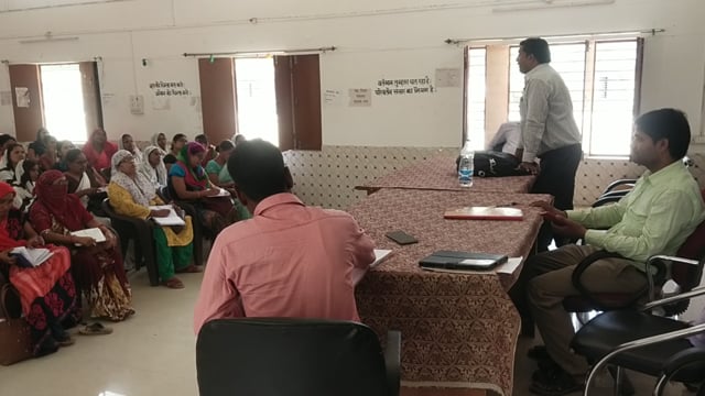 बिहार ब्लॉक सभागार में AAA, B.H.N.D.,आंगनवाड़ी,एनम,आशा की हुई बैठक बड़ी संख्या में जुटी भीड़