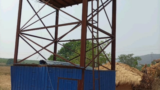 चानन  : संग्रामपुर पंचायत के कई वार्डों मे लगे नलजल का टंकी हवा में उडे, हुआ  क्षतिग्रस्त। 