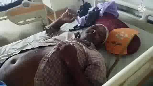 बीते दिनों आई तेज आँधी से छत से गिरा व्यक्ति