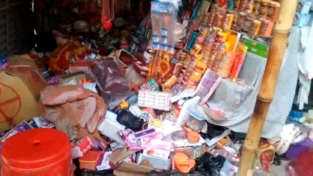 नगर परिषद के सिमरी बख्तियारपुर के गुदरी हाट में दो दुकान में एक साथ चोरी, नगद एवं समान पर चोरों ने हाथ साफ किया