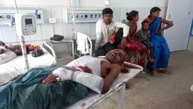 दुबेडीह में भूमि विवाद में दबंगों ने मारपीट कर एक व्यक्ति को किया घायल सदर अस्पताल में भर्ती