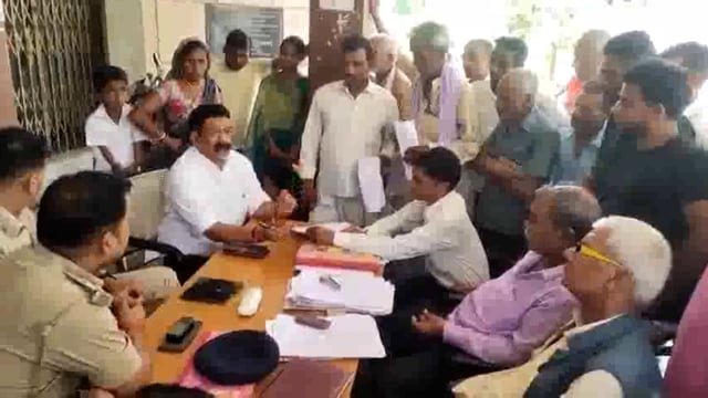 मखदुमपुर थाना परिसर में अंचलाधिकारी ने लगाया जनता दरबार 9 मामले का हुआ निष्पादन