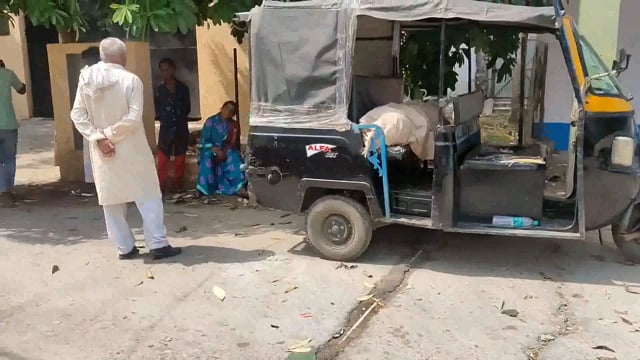 भलूई में ट्रेन से कटकर एक व्यक्ति की हुई मौत,शव को पोस्टमार्टम के लिए लाया गया सदर अस्पताल 