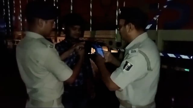 अमरपुर थाना के समीप उत्पाद अधीक्षक अरुण कुमार मिश्रा के नेतृत्व में शराबियों के खिलाफ चलाया गया जांच अभियान