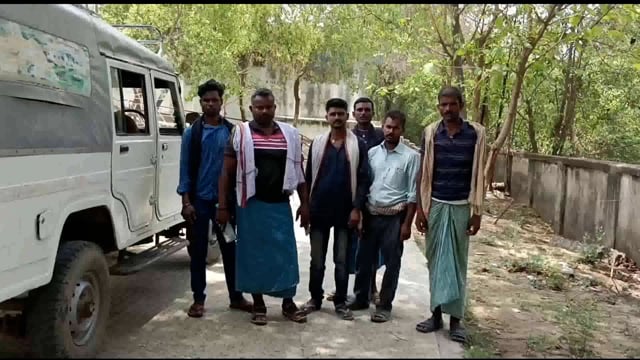 लखीसराय जिले के बरियारपुर  पंचायत मेंवज्रपात से हुई मौत मामले में सूर्यगढ़ा अंचलाधिकारी ने परिजनो को दिया चार लाख का चेक