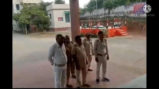 रविवार को फुल्लीडुमर थाने पर आयोजित चौकीदार दफादार परेड में थानाध्यक्ष ने दिए आवश्यक निर्देश