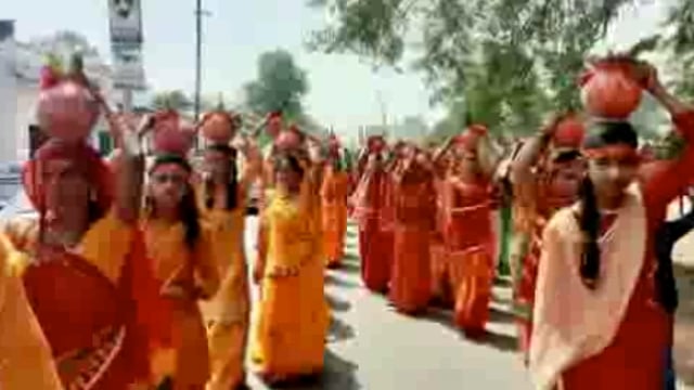 गांडेय प्रखंड के बेलडीह में कलशयात्रा के साथ चार दिवसीय रुद्र चंडी महायज्ञ की शुरुआत