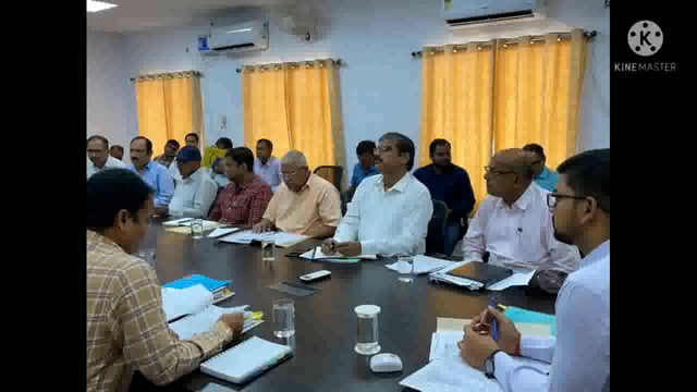 विभागीय निर्देशों के अनुपालन हेतु जिलाधिकारी बांका की अध्यक्षता में मिनी सभागार में हुई बैठक