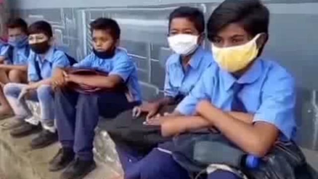 जशपुर के स्वामी स्वामी आत्मानंद उत्कृष्ट अंग्रेजी माध्यम विद्यालय में कक्षा पहली में 25 मई तक प्रवेश लेना होगा अनिवार्य