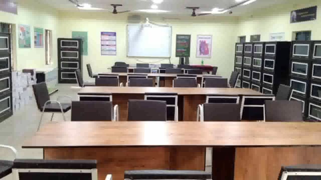 पत्थलगांव तहसीलदार रामराज सिंह ने किया स्वामी आत्मानंद अंग्रेजी माध्यम स्कूल का निरीक्षण