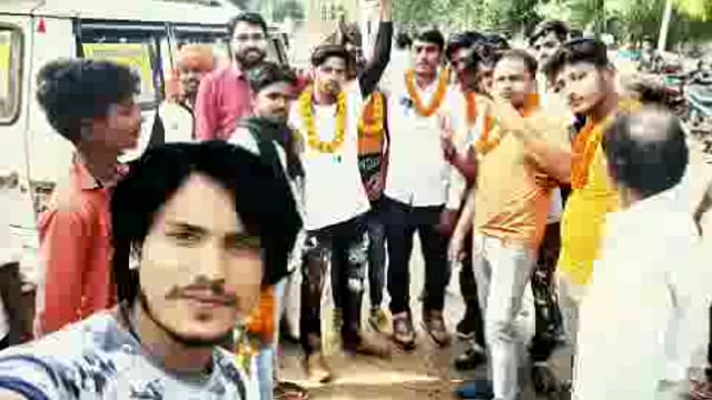 बरमसिया-वन पंचायत की नवनिर्वाचित मुखिया शाहिना बीबी के नेतृत्व में निकला विजय जुलूस