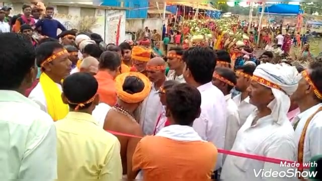 विराट महारुद्र यज्ञ को लेकर निकाली गई भव्य कलश शोभायात्रा,551कुंवारी कन्या व महिलाओं ने लिया भाग