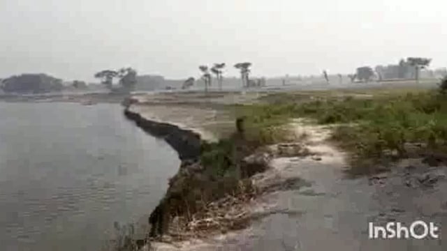 सुगौली राजद लालपरसा में सिकरहना नदी के किनारे रिंग बांध नही बांधे जाने पर प्रखंड परिसर में करेगा आमरण अनशन।