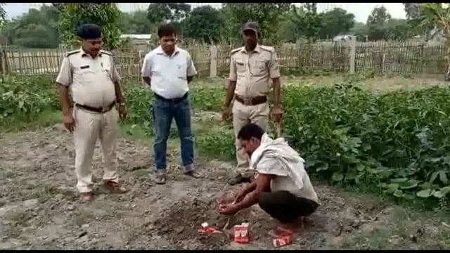 हसनगंज थाना प्रांगण में 2 लीटर अंग्रेजी शराब का किया गया विनष्टीकरण