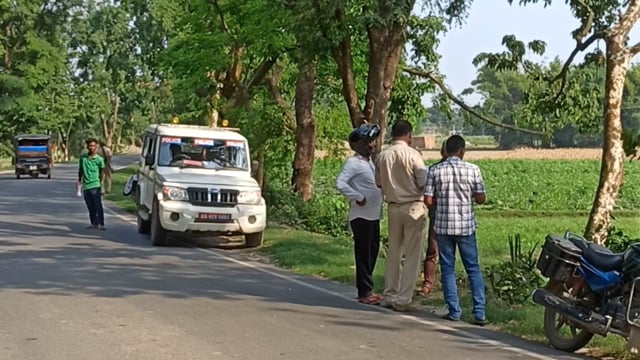 कदवा शिवगंज के समीप पुलिस ने चलाया सघन वाहन चेकिंग अभियान की गई वाहन की जांच।