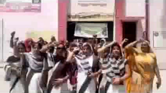 तरबगंज में 6 सूत्रीय मांगों को लेकर आशा बहुओं ने सामुदायिक स्वास्थ्य केंद्र पर दिया धरना